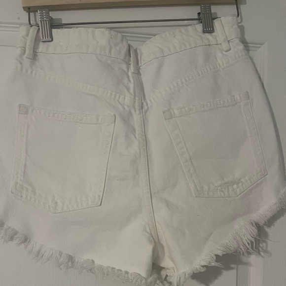 Zara White Jean Shorts - Picture 2 of 3